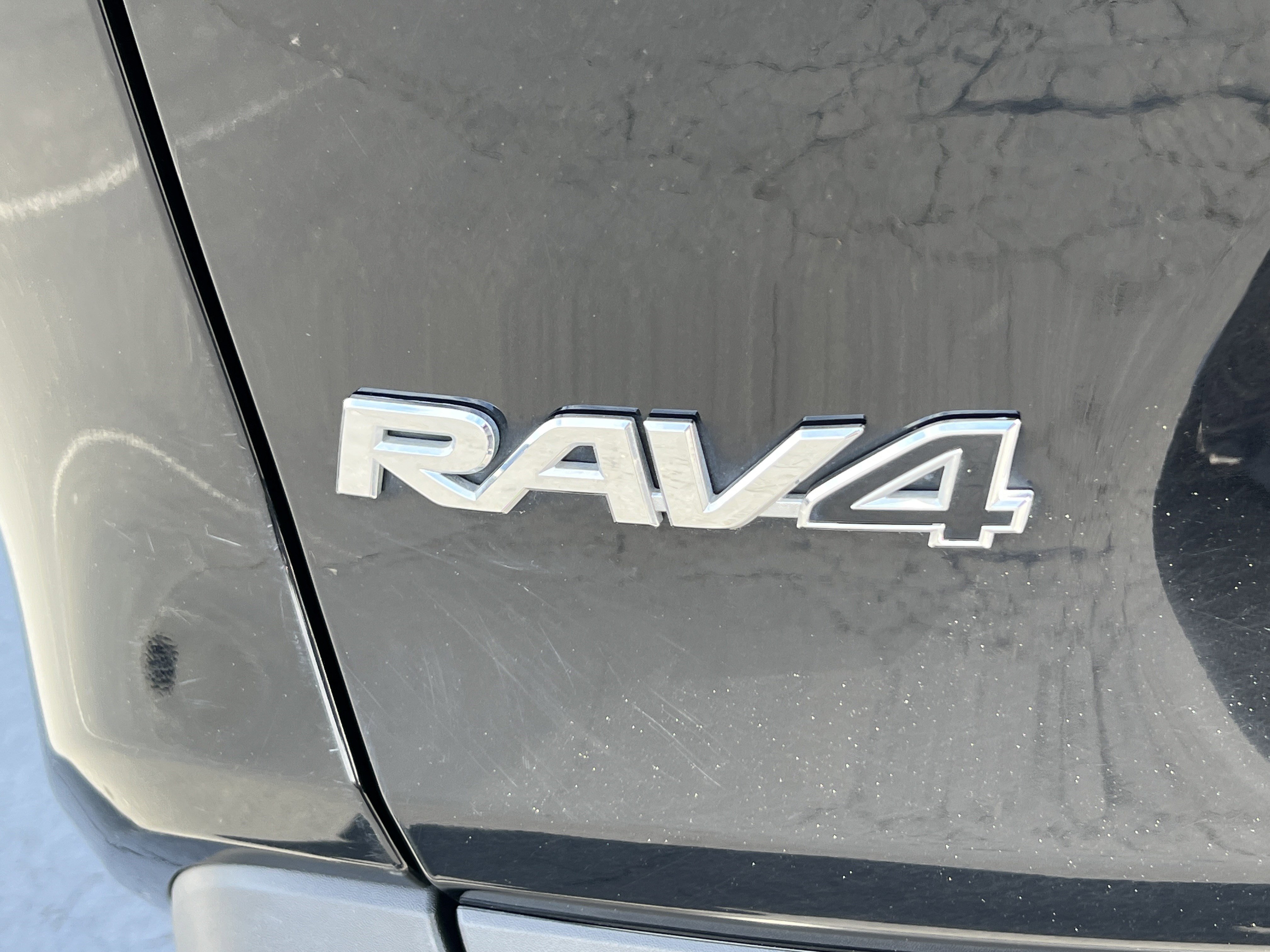 Used 2025 Toyota RAV4 XLE AWD/4WD image 9
