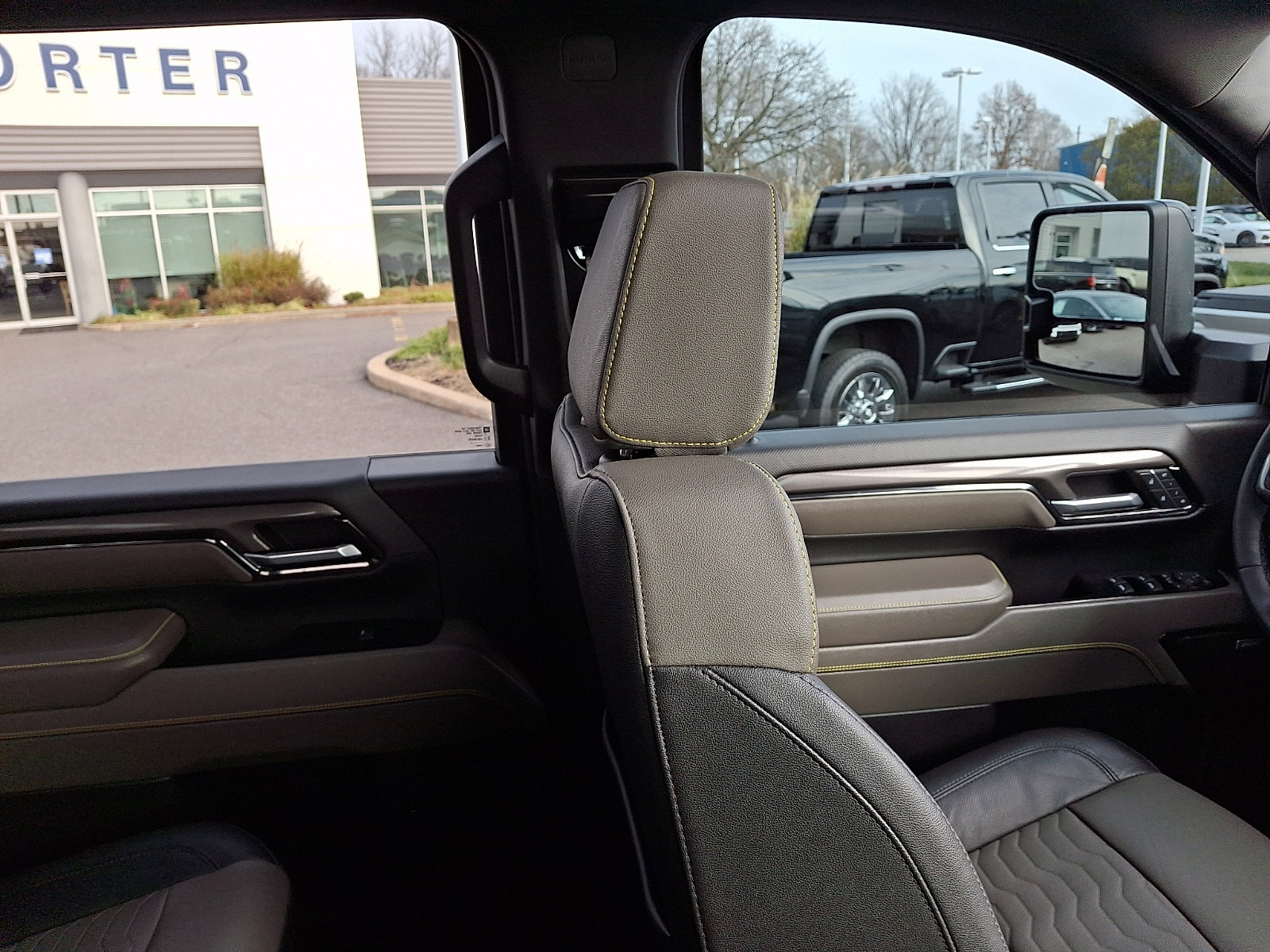 Used 2024 Chevrolet Silverado 2500 ZR2 w/ Snow Plow Prep/Camper Package image 13