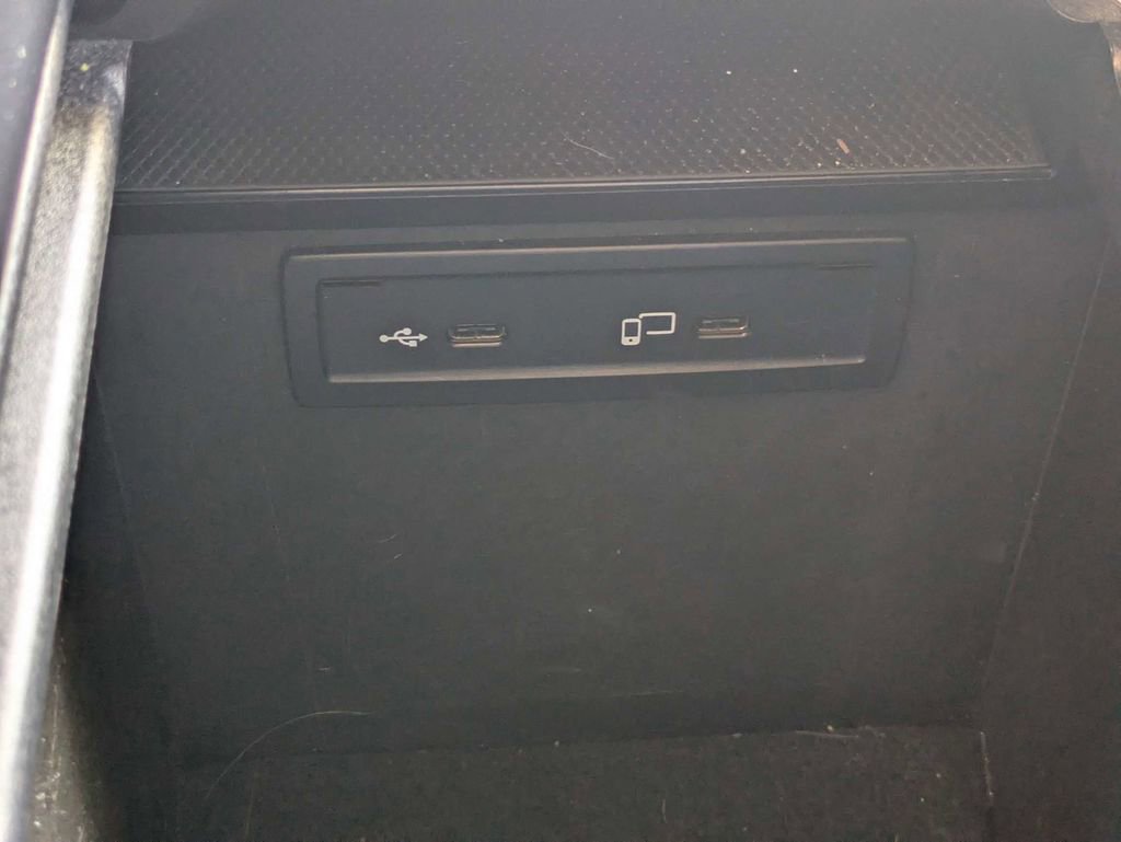 Used 2022 Mercedes-Benz GLC 300 image 22