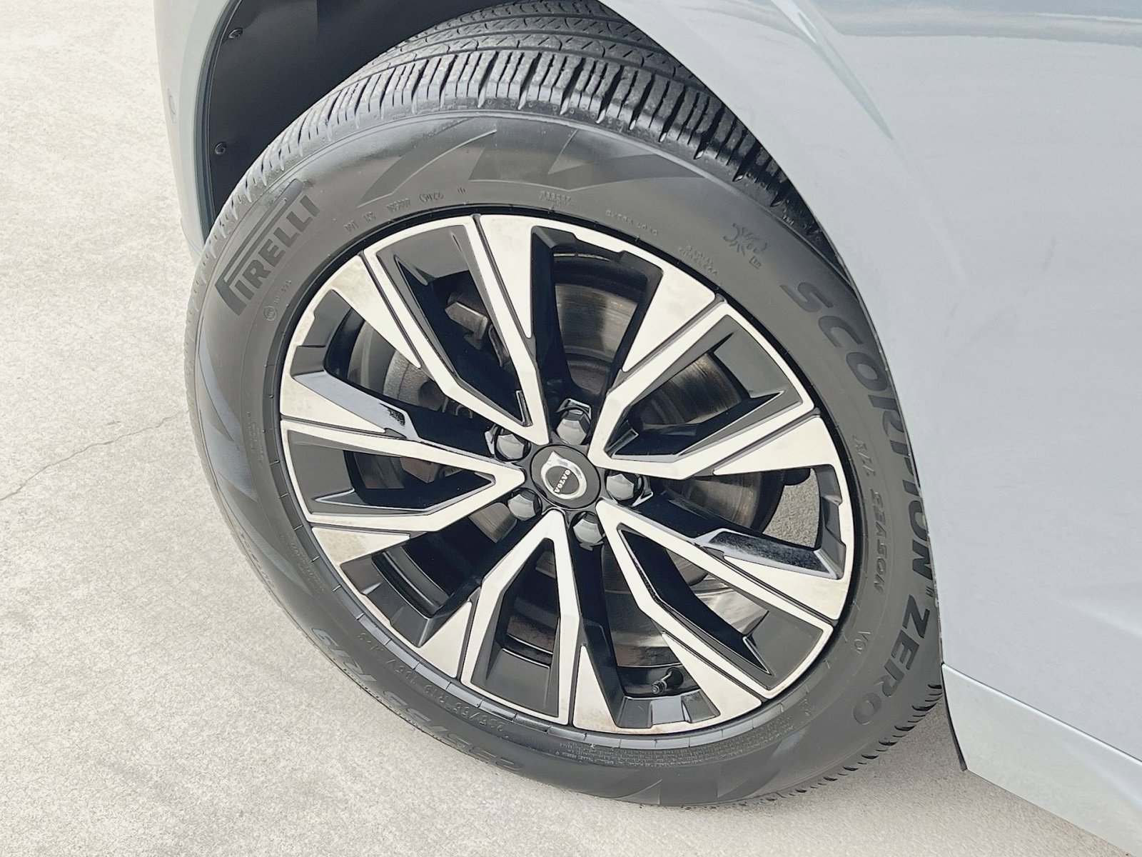 Certified 2023 Volvo XC60 B5 Plus w/ Climate Package image 12