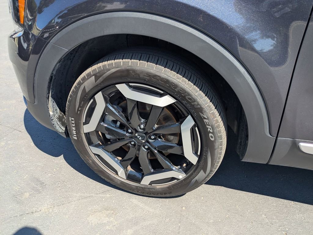 Used 2025 Kia Telluride S image 13