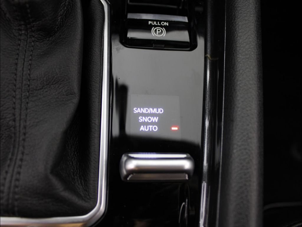 New 2025 Jeep Compass Latitude AWD/4WD image 19