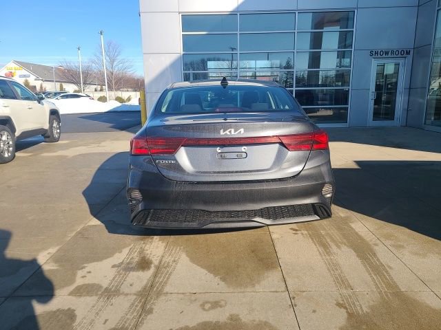 Used 2023 Kia Forte LXS image 6