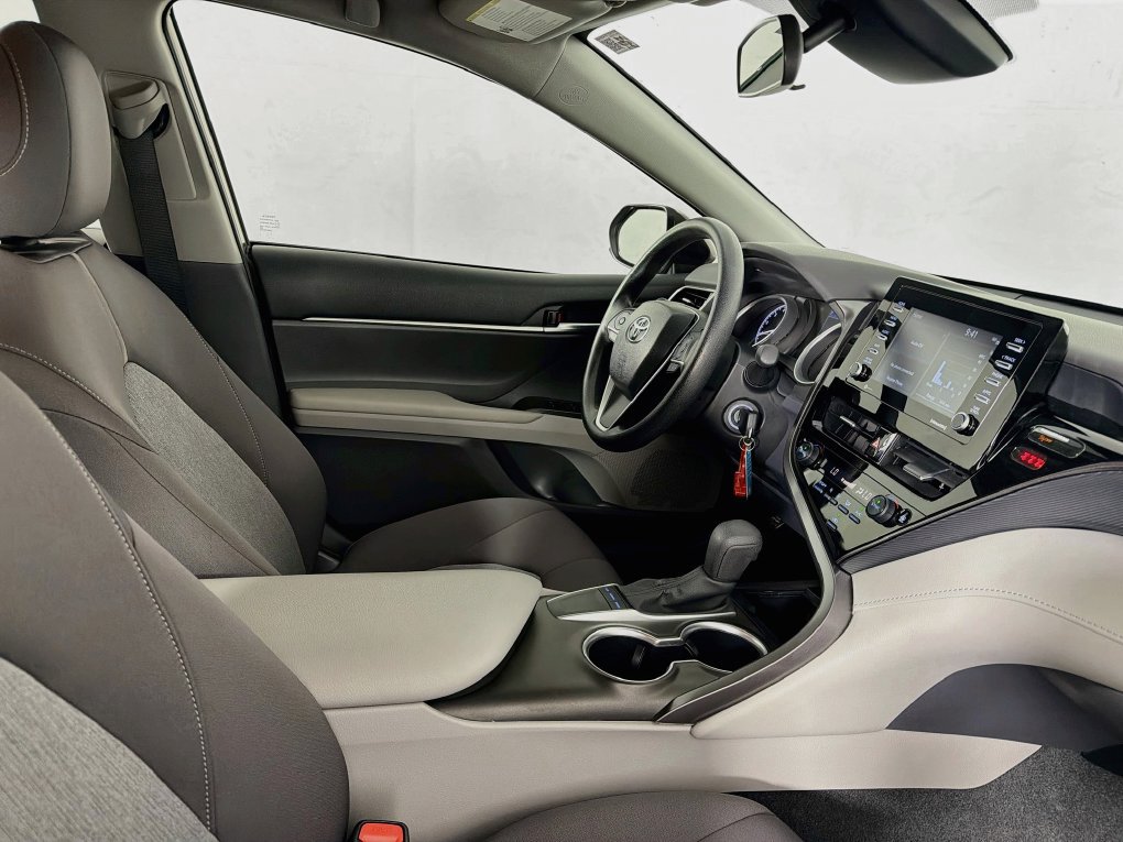 Used 2024 Toyota Camry LE FWD image 34