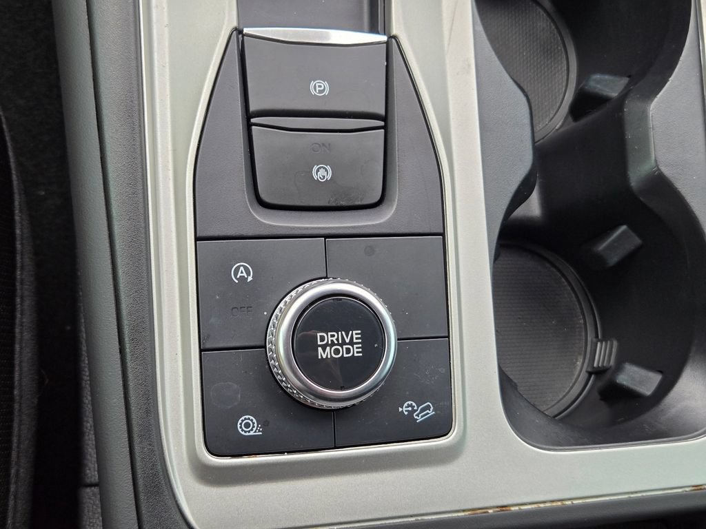 Used 2023 Ford Explorer XLT AWD/4WD image 29