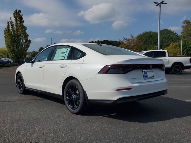 Used 2025 Honda Accord SE image 6