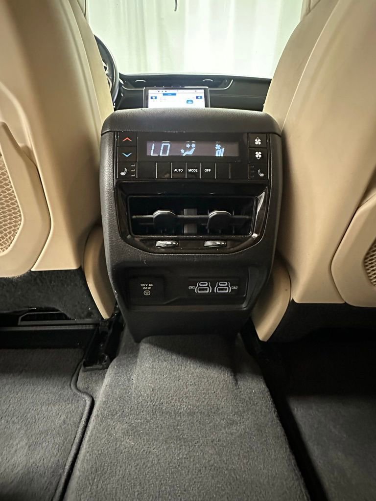 Used 2021 Jeep Grand Cherokee L Limited w/ Luxury Tech Group II image 19