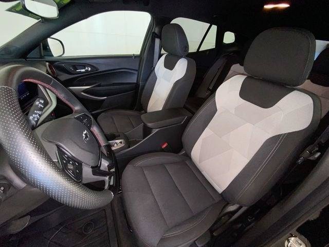 Used 2024 Chevrolet Trax RS w/ Driver Confidence Package FWD image 17
