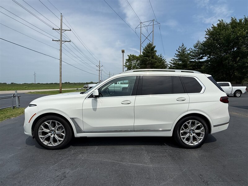 Used 2023 BMW X7 xDrive40i w/ Premium Package AWD/4WD image 3