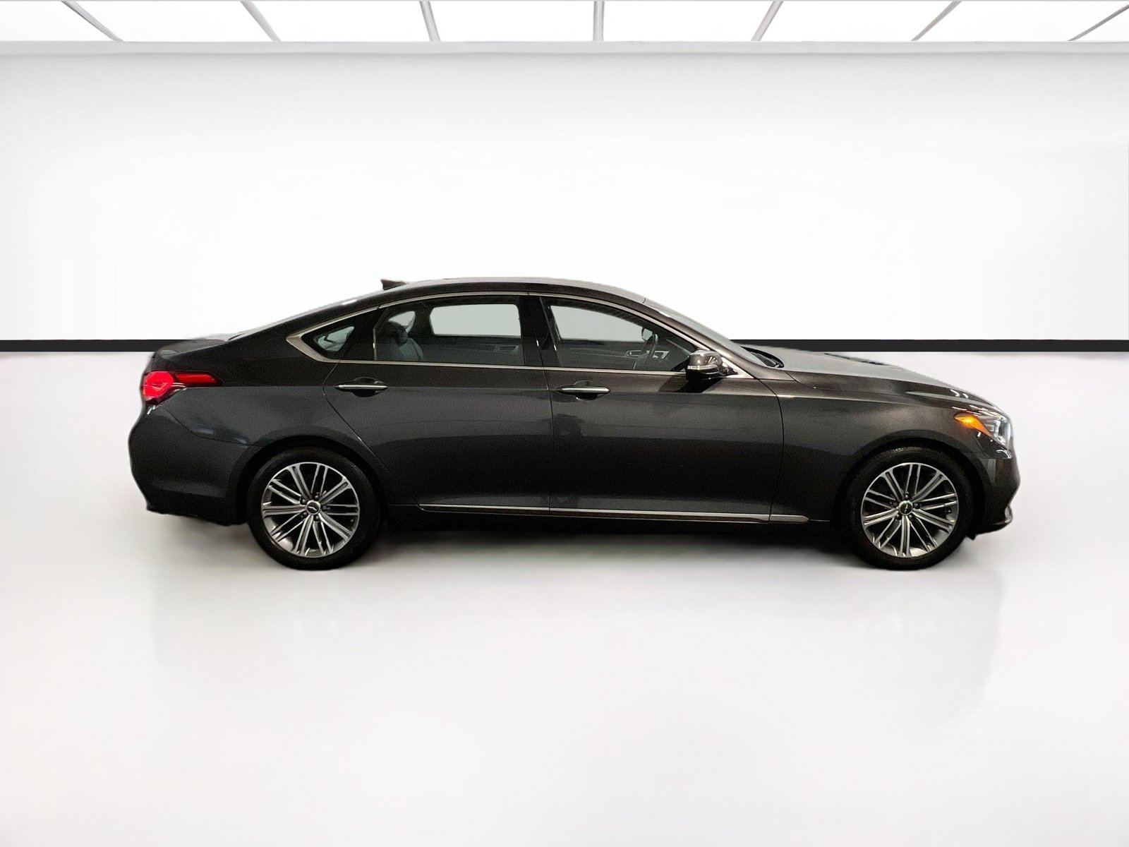 Used 2019 Genesis G80 3.8 RWD image 24