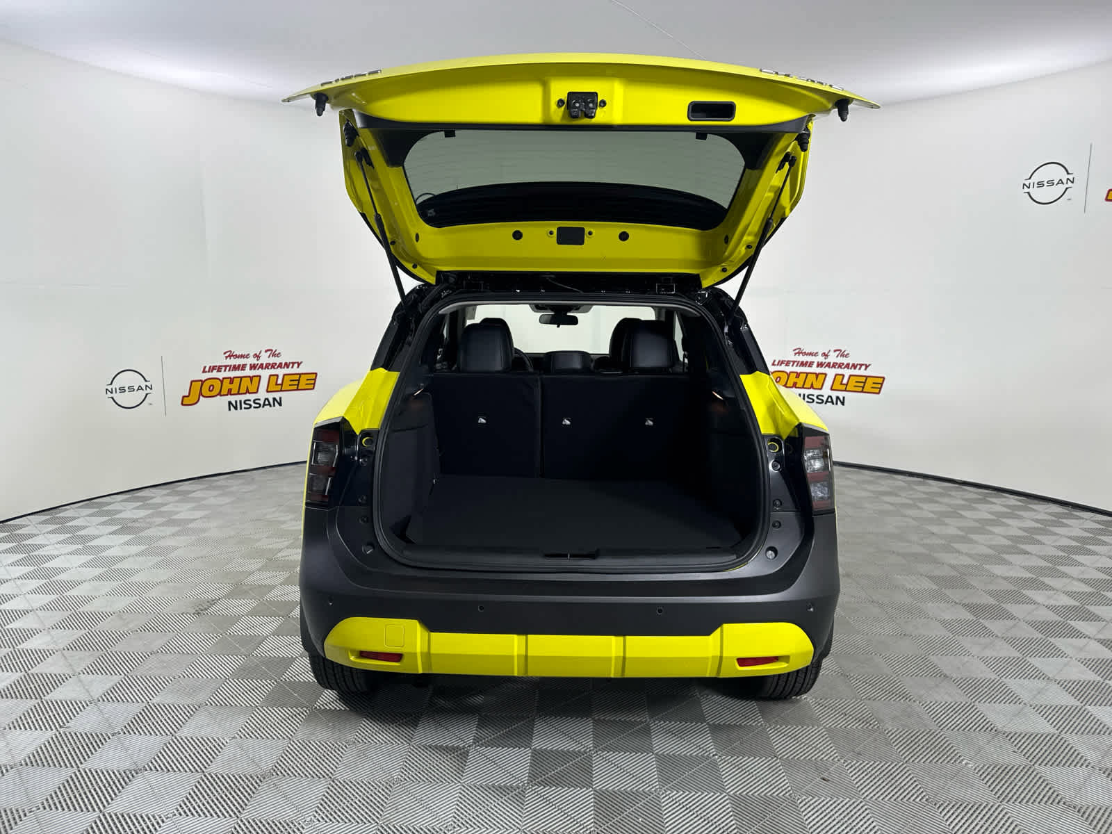 New 2026 Nissan Kicks SR w/ Cold Weather Package image 5