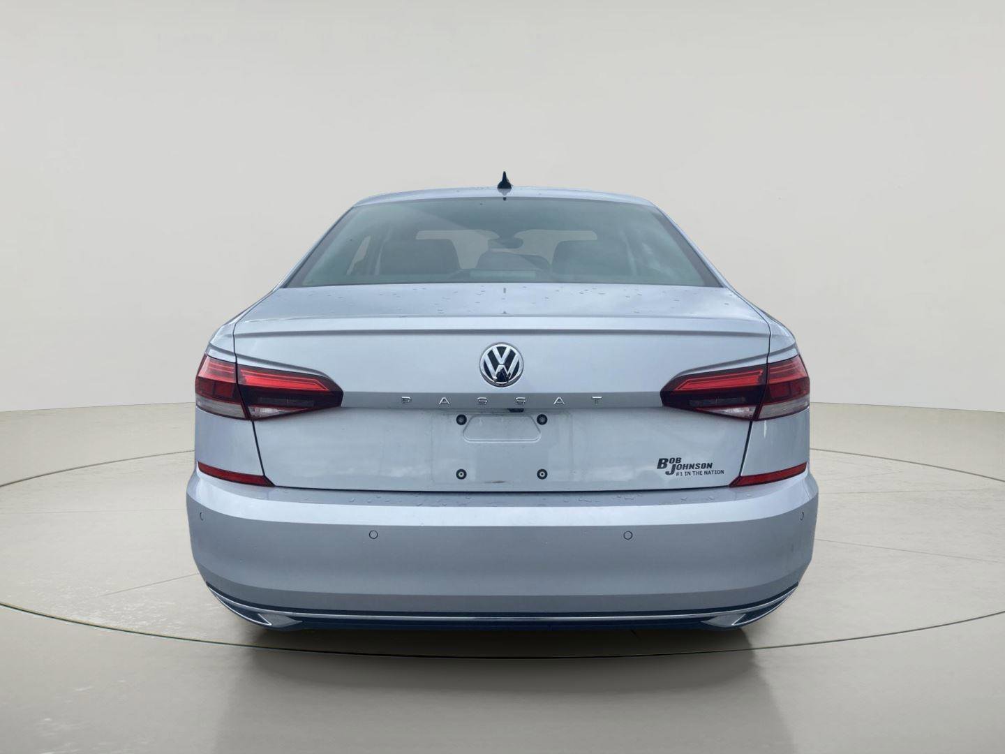 Used 2020 Volkswagen Passat 2.0T SEL FWD image 4