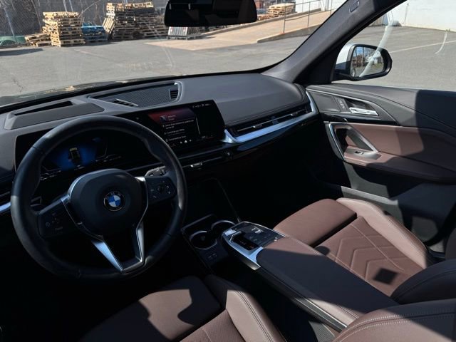 Used 2024 BMW X1 xDrive28i w/ Technology Package image 16