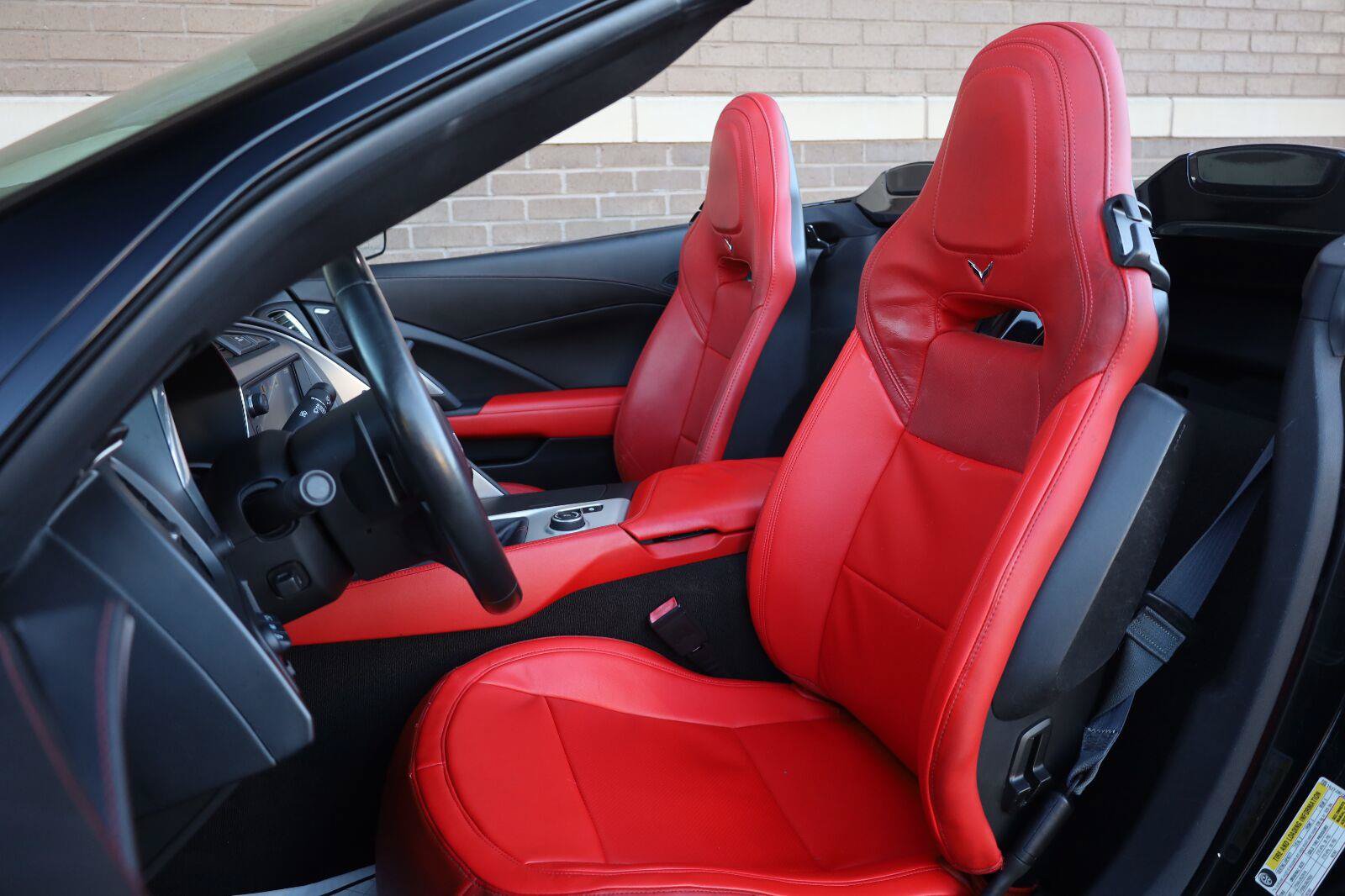 Used 2014 Chevrolet Corvette Stingray Convertible w/ 2LT Preferred Equipment Group RWD image 27