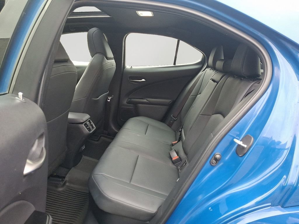Used 2023 Lexus UX 250h AWD w/ Premium Package image 8