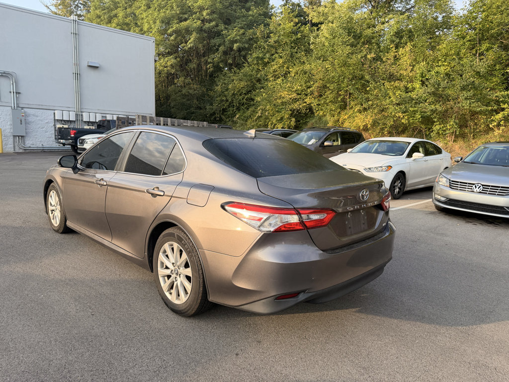 Used 2018 Toyota Camry LE w/ Audio Package FWD image 5