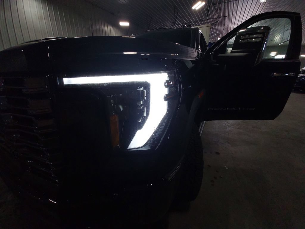New 2026 GMC Sierra 3500 Denali Ultimate AWD/4WD image 30
