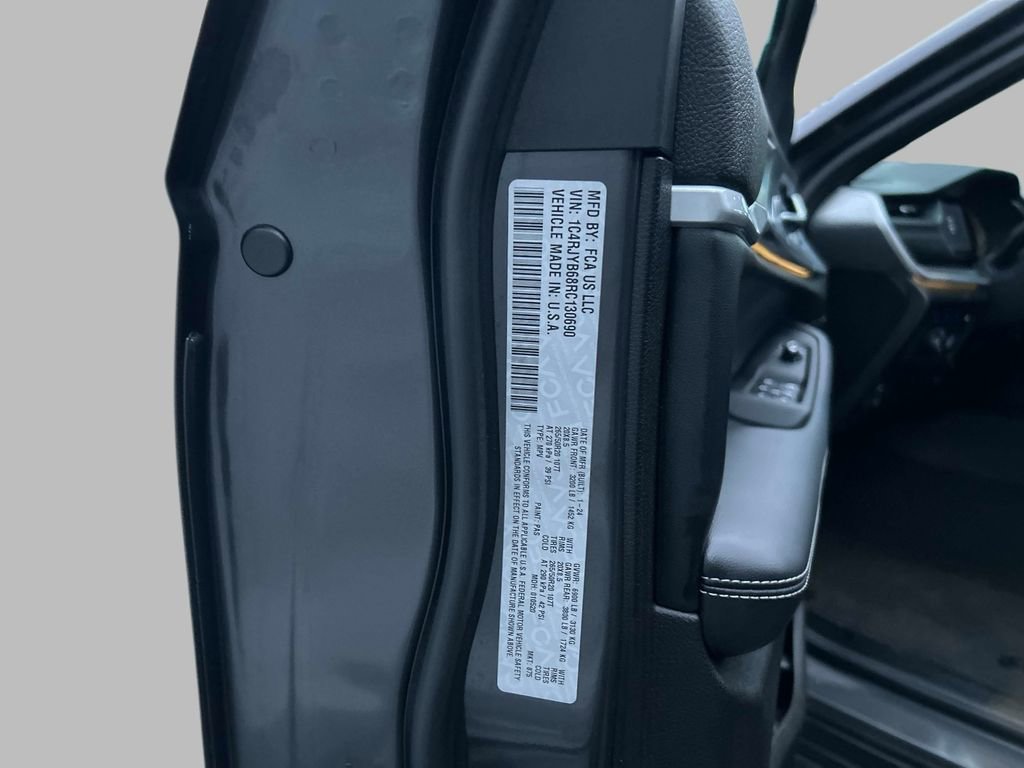 Used 2024 Jeep Grand Cherokee Limited 4xe image 35