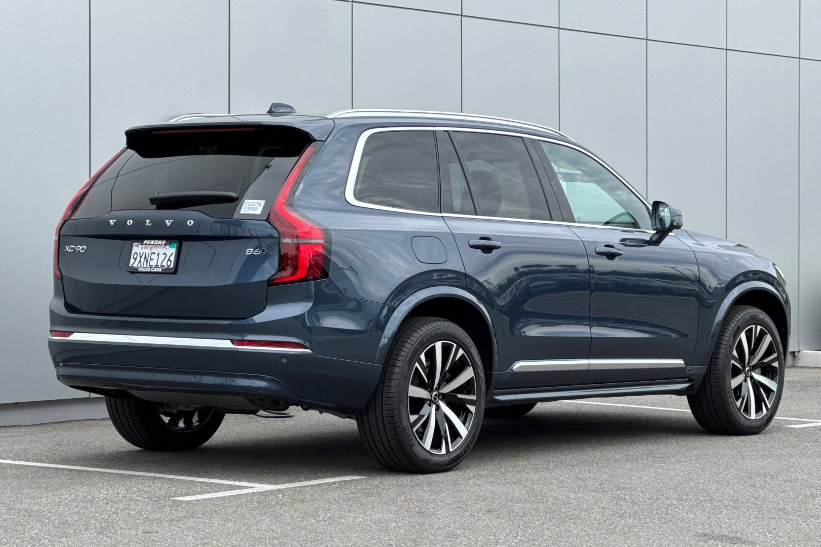 Certified 2026 Volvo XC90 B6 Core AWD/4WD image 5