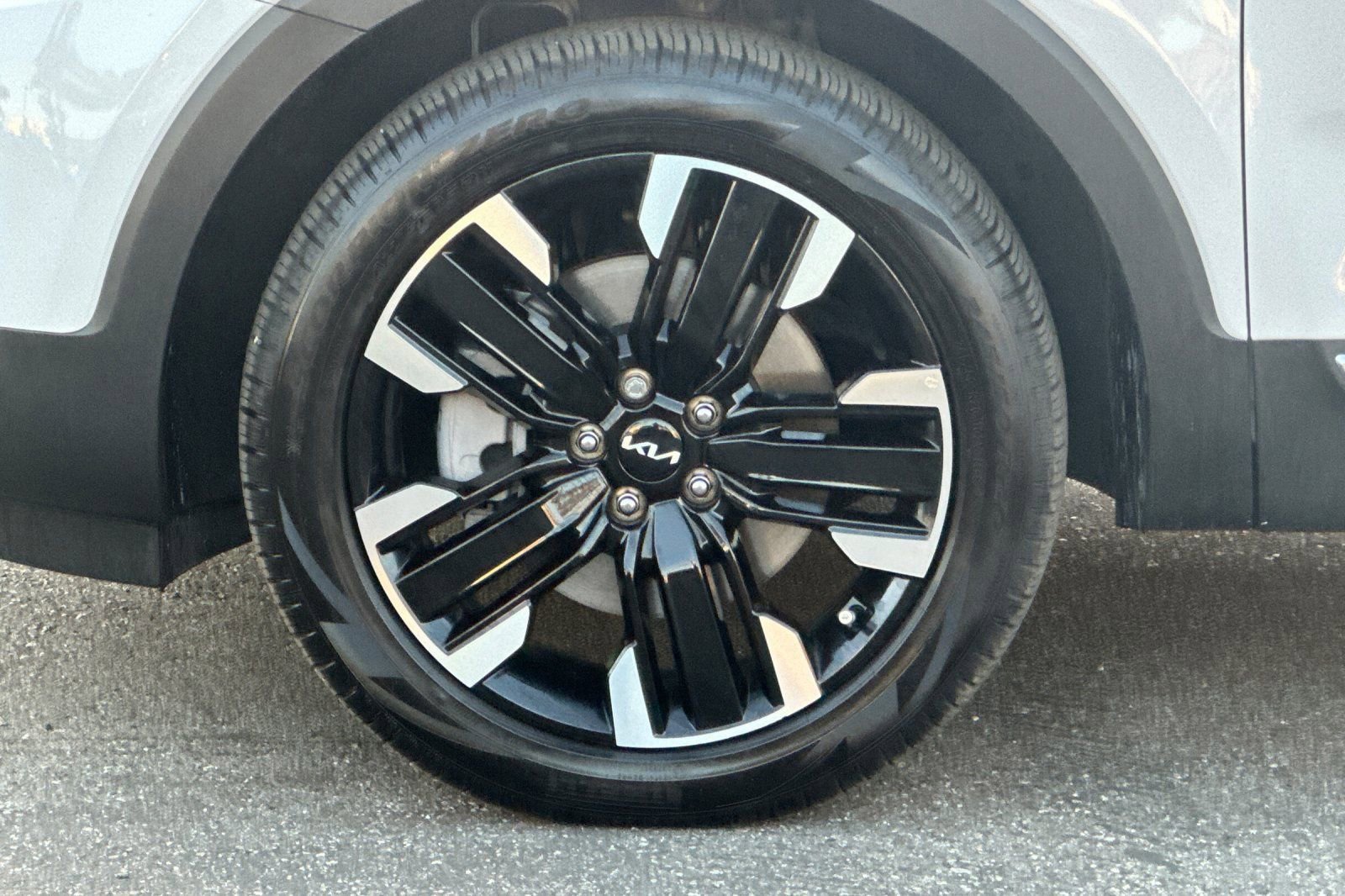 Used 2025 Kia Telluride SX image 29