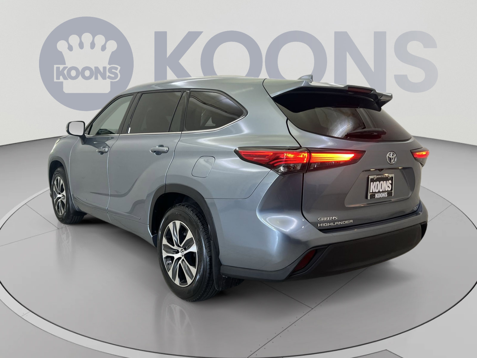 Used 2022 Toyota Highlander XLE FWD image 7