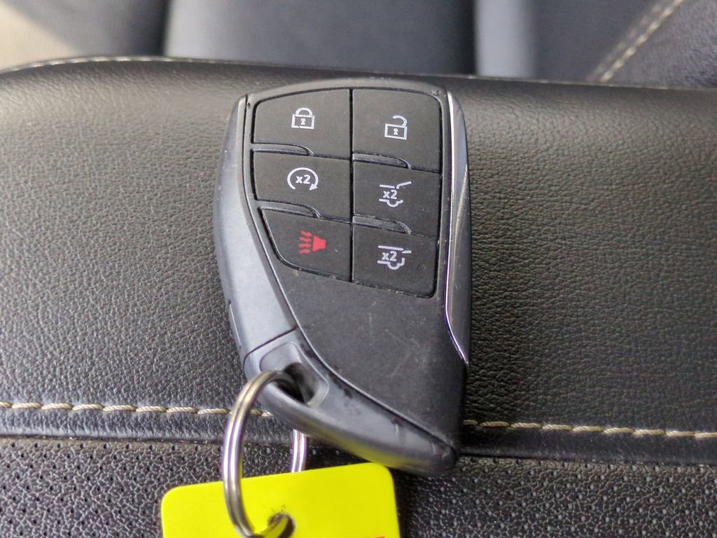 Used 2024 Chevrolet Suburban Premier RWD image 34