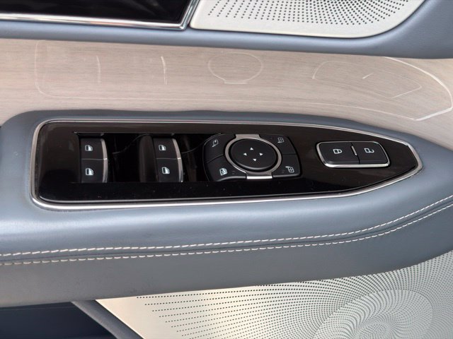Used 2024 Lincoln Navigator Black Label AWD/4WD image 12
