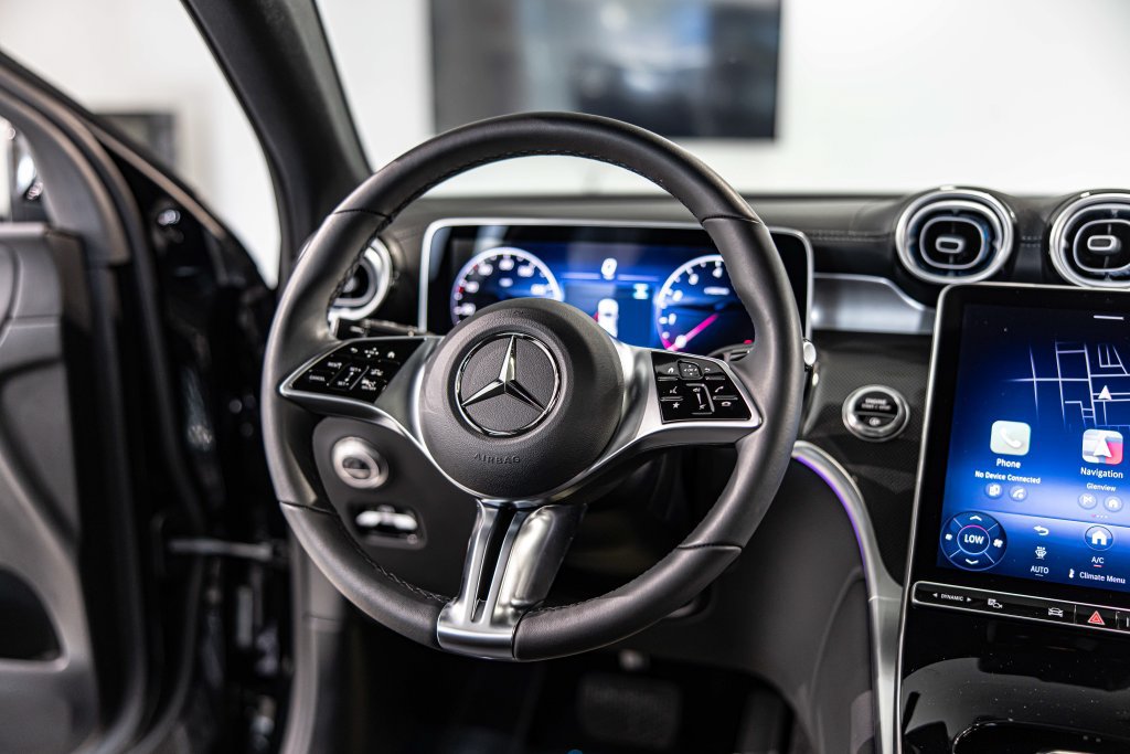 Used 2026 Mercedes-Benz GLC 300 4MATIC image 33