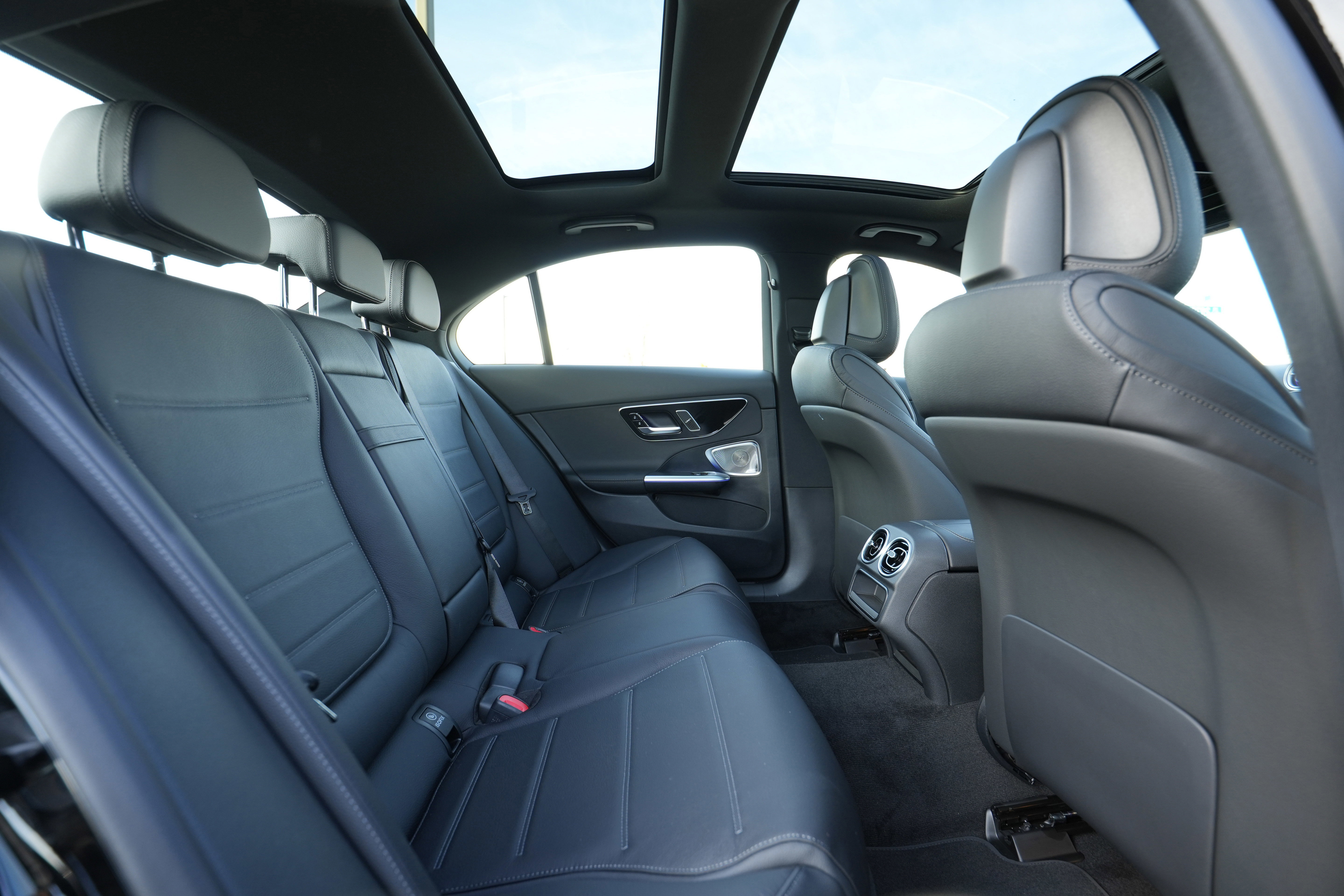 New 2026 Mercedes-Benz C 300 4MATIC Sedan image 38