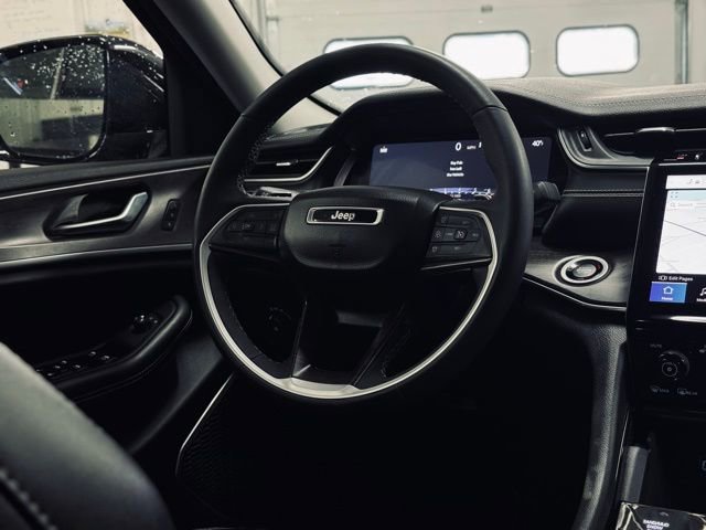 Certified 2023 Jeep Grand Cherokee Limited image 23