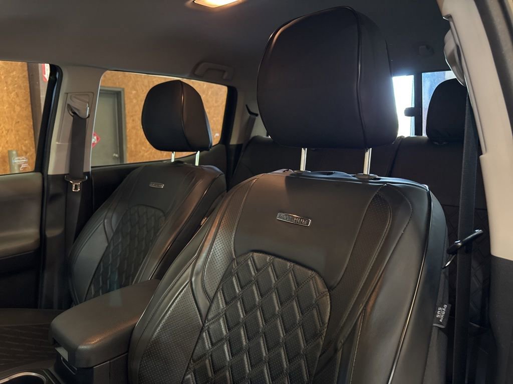 Used 2020 Toyota Tacoma SR image 16