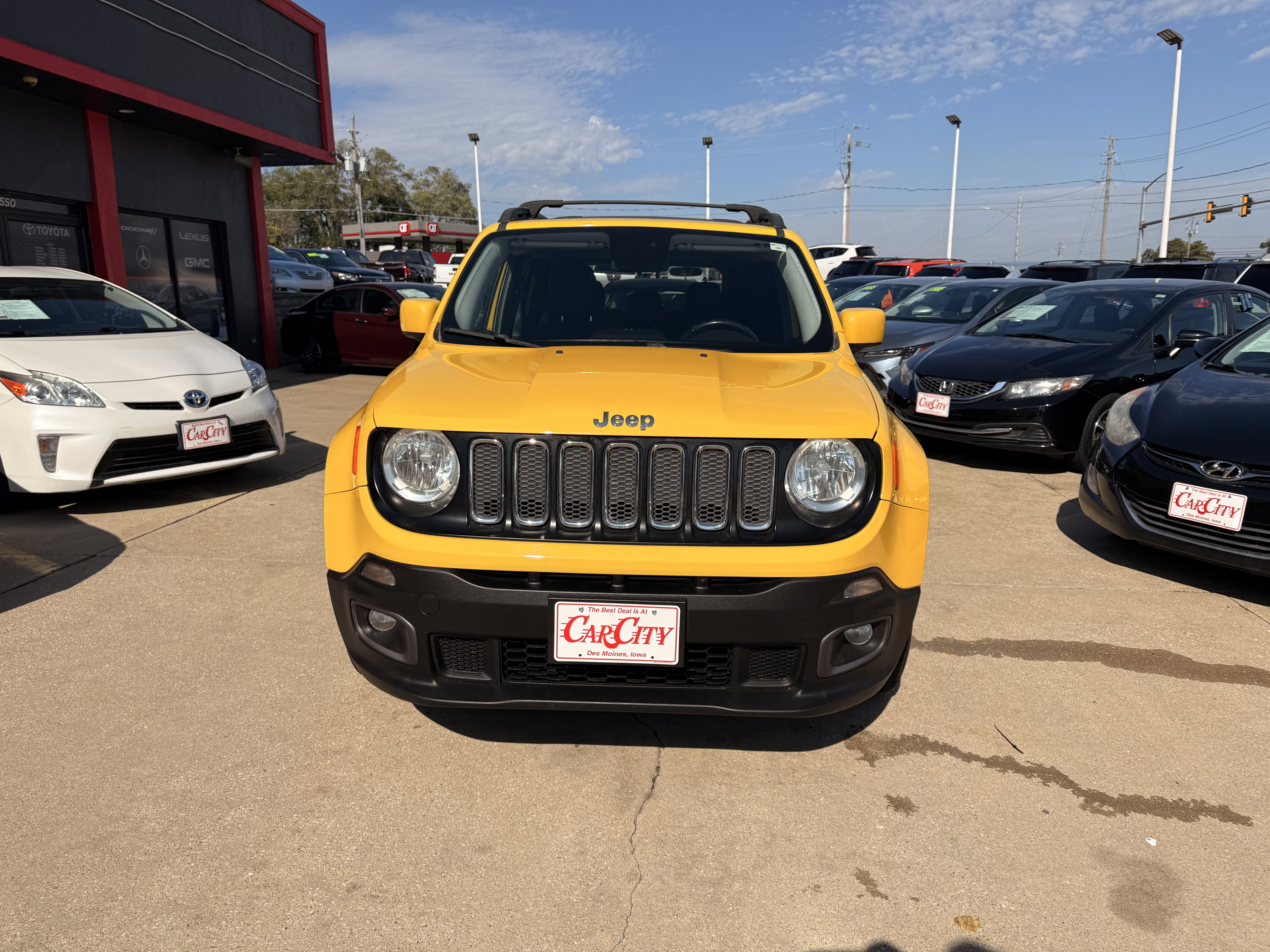 Used 2015 Jeep Renegade Latitude w/ Popular Equipment Group image 1