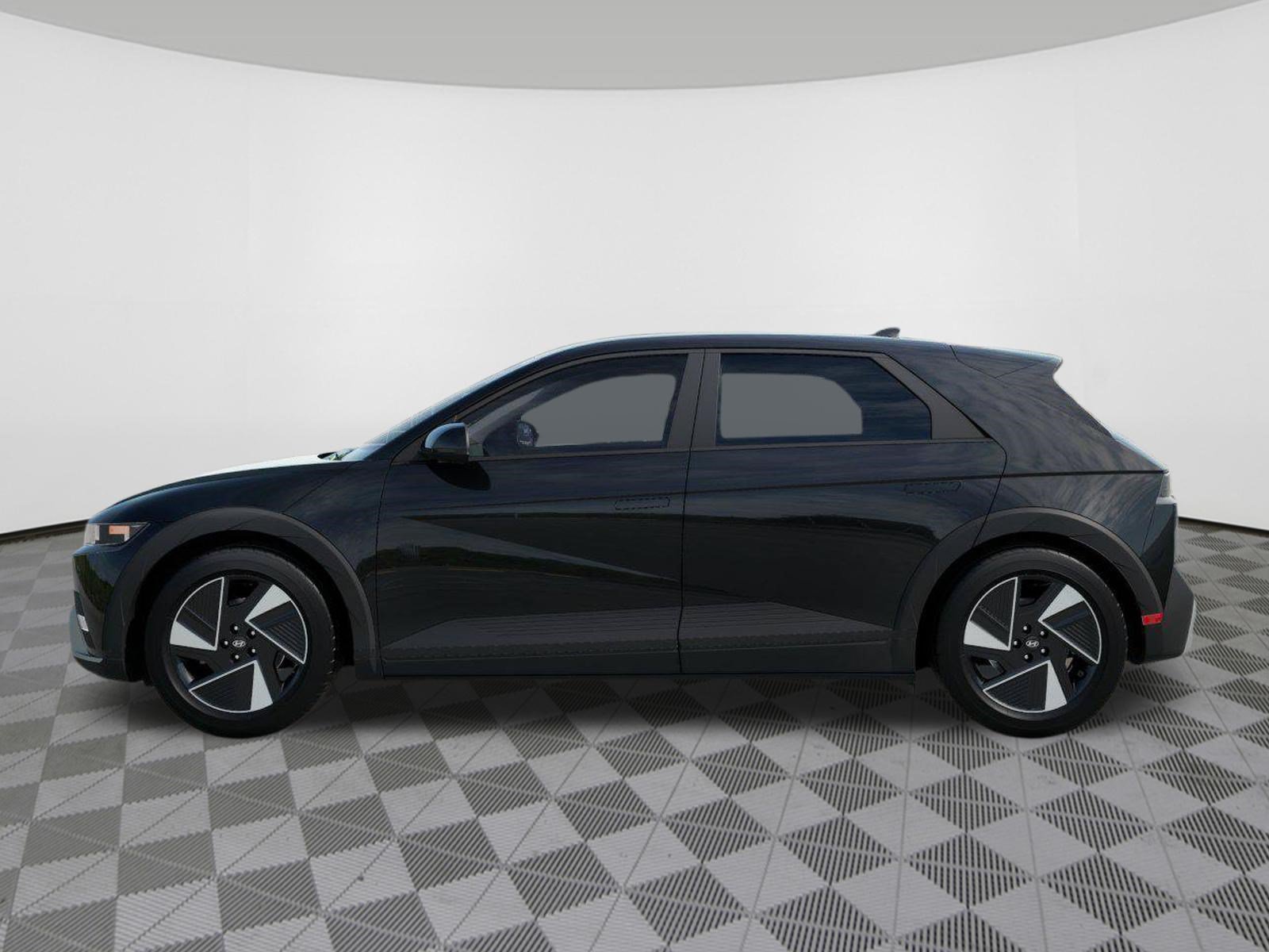 New 2026 Hyundai Ioniq 5 SE AWD/4WD image 3