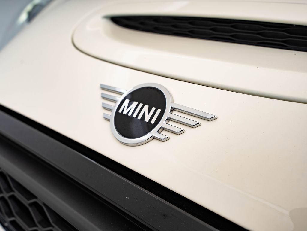 Used 2022 MINI Cooper S w/ Driver Assistance Package FWD image 4