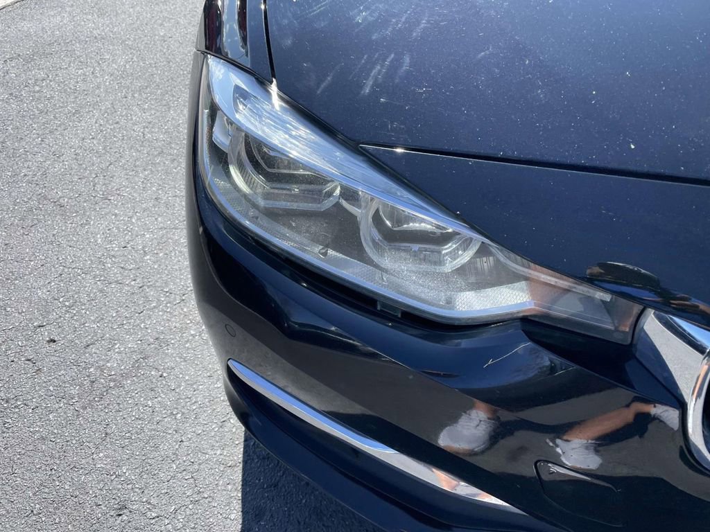 Used 2018 BMW 330i xDrive Sedan w/ Convenience Package image 16