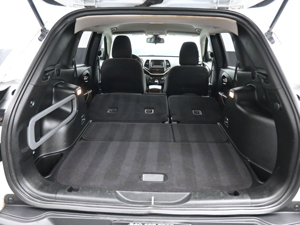 Used 2017 Jeep Cherokee Sport w/ Cold Weather Group image 43