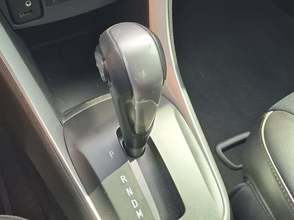 Used 2022 Chevrolet Trax LT w/ Midnight Edition FWD image 18
