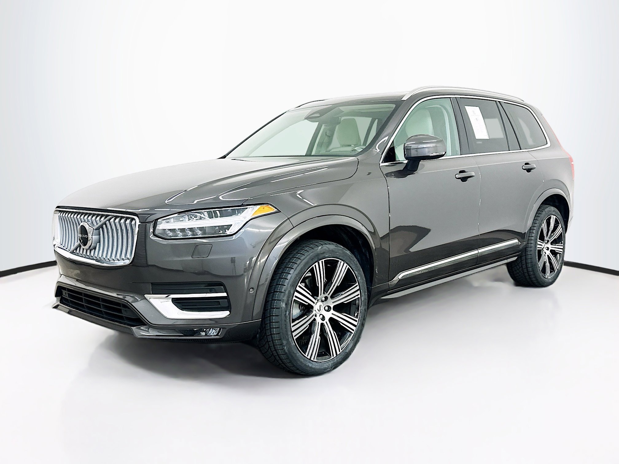 Used 2024 Volvo XC90 B6 Plus w/ Protection Package Premier image 3