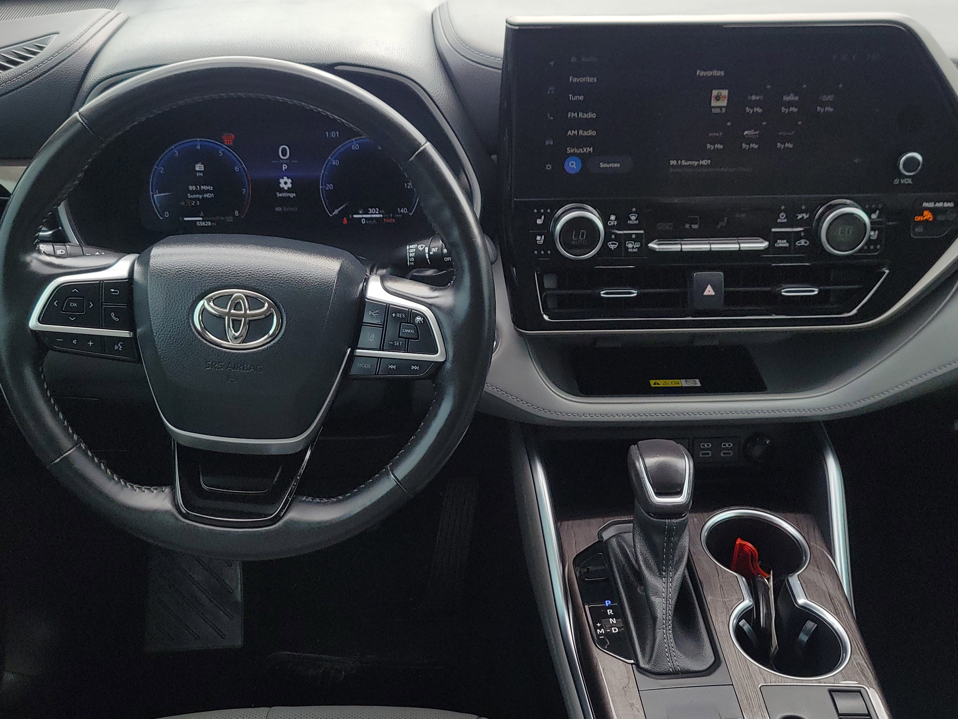 Used 2023 Toyota Highlander Limited image 13