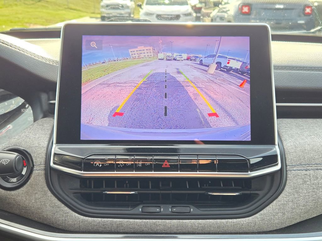 Used 2024 Jeep Compass Latitude AWD/4WD image 22