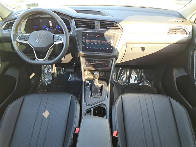 Used 2023 Volkswagen Tiguan SE image 15