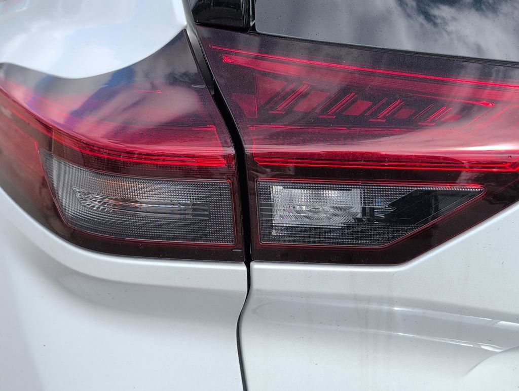 New 2026 Nissan Rogue Platinum image 11
