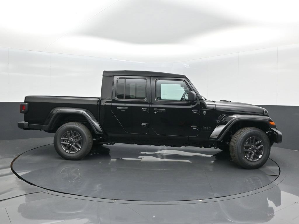 New 2025 Jeep Gladiator Sport image 8