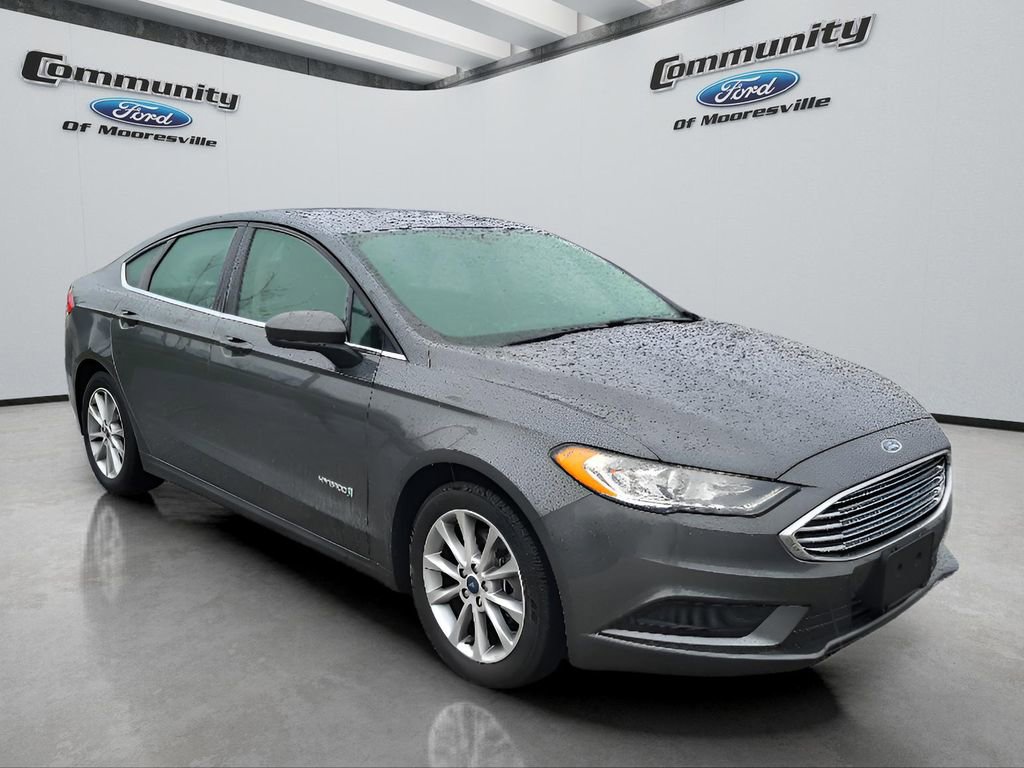 Used 2017 Ford Fusion S image 3