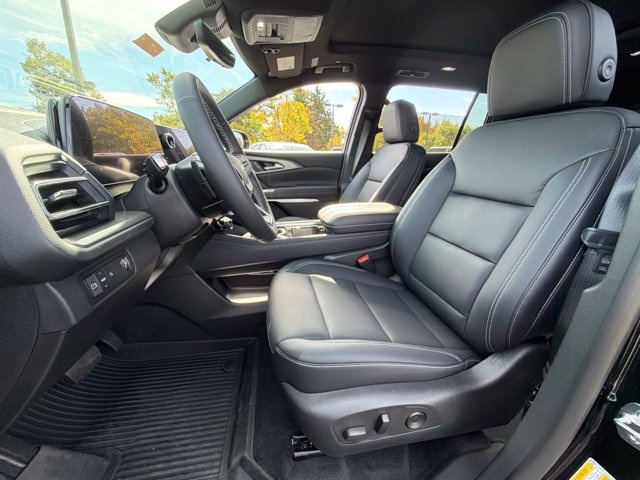 New 2027 Chevrolet Traverse LT w/ Sun and Wheel Package FWD image 13