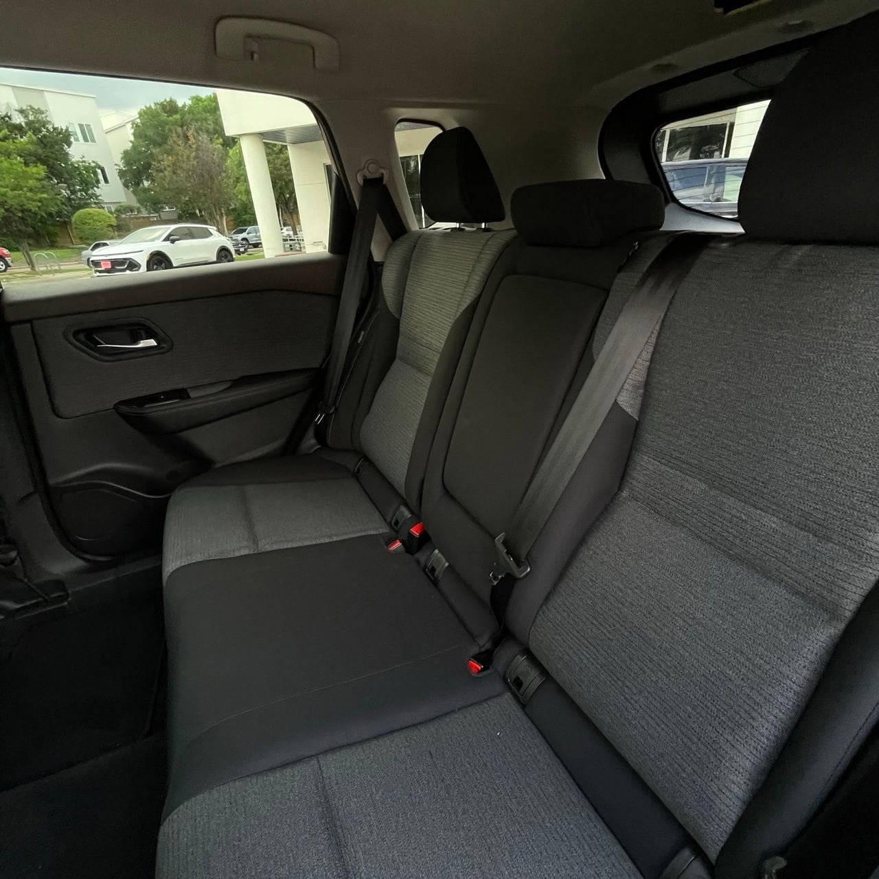 Used 2023 Nissan Rogue SV FWD image 24