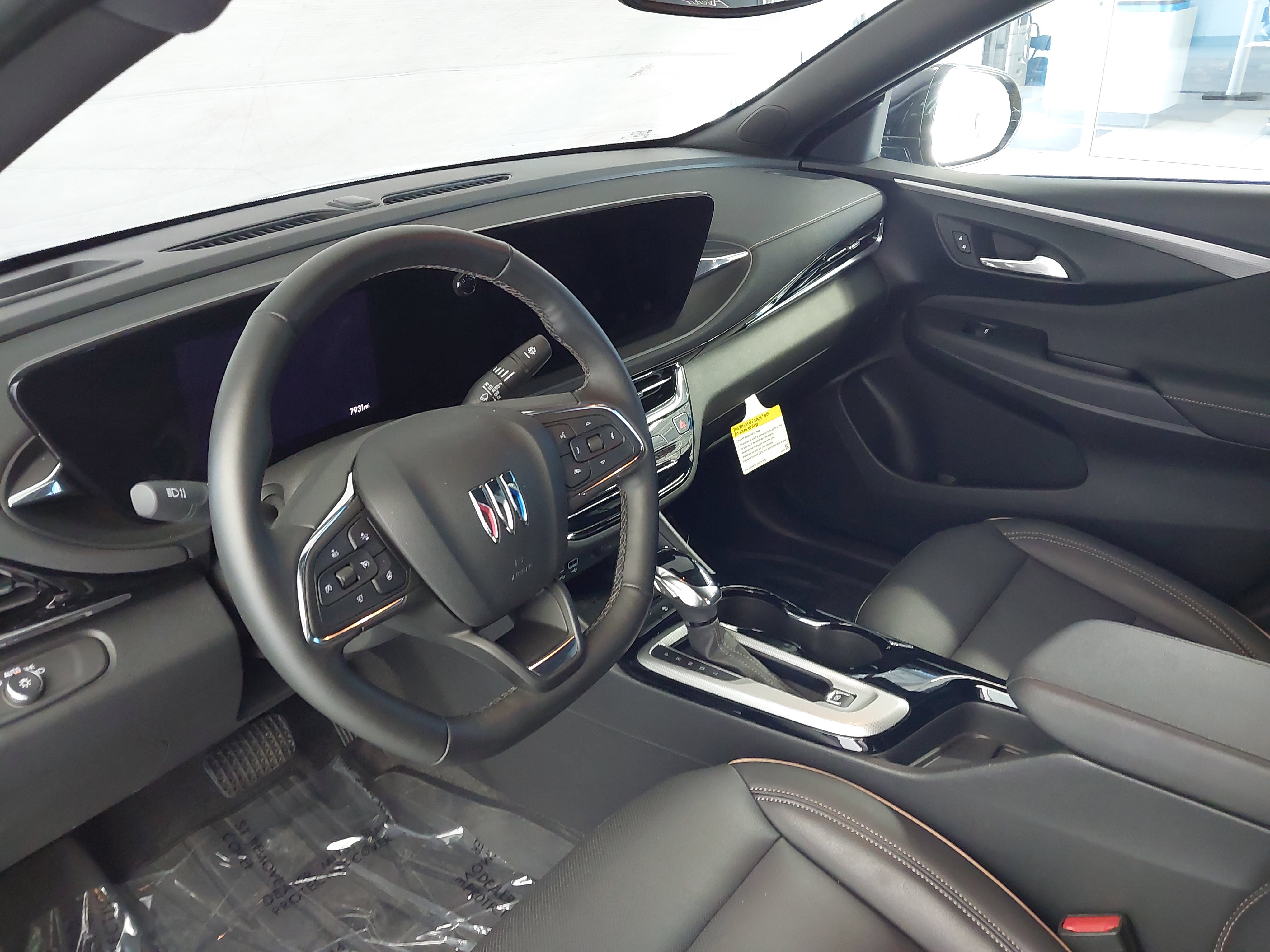 Used 2025 Buick Envista Avenir FWD image 2