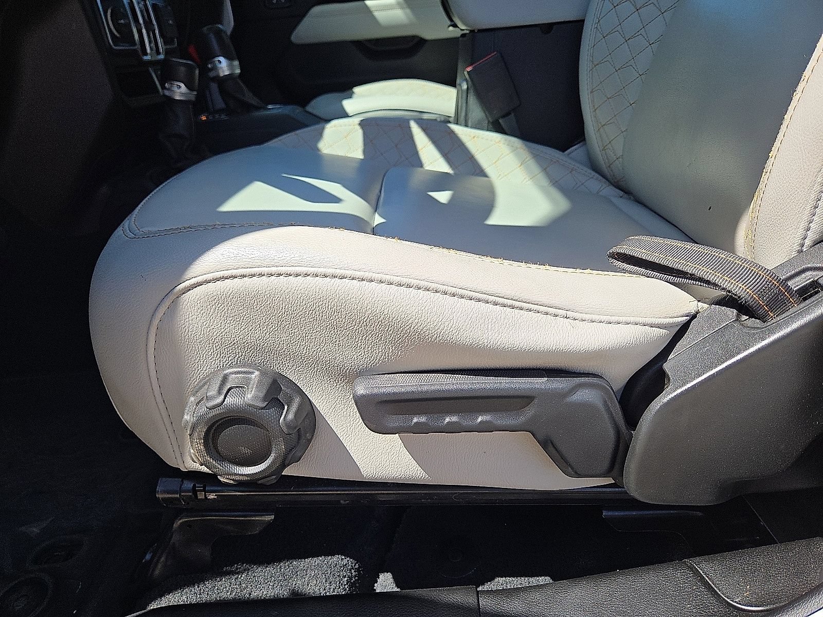 Used 2023 Jeep Wrangler Unlimited Sahara AWD/4WD image 22