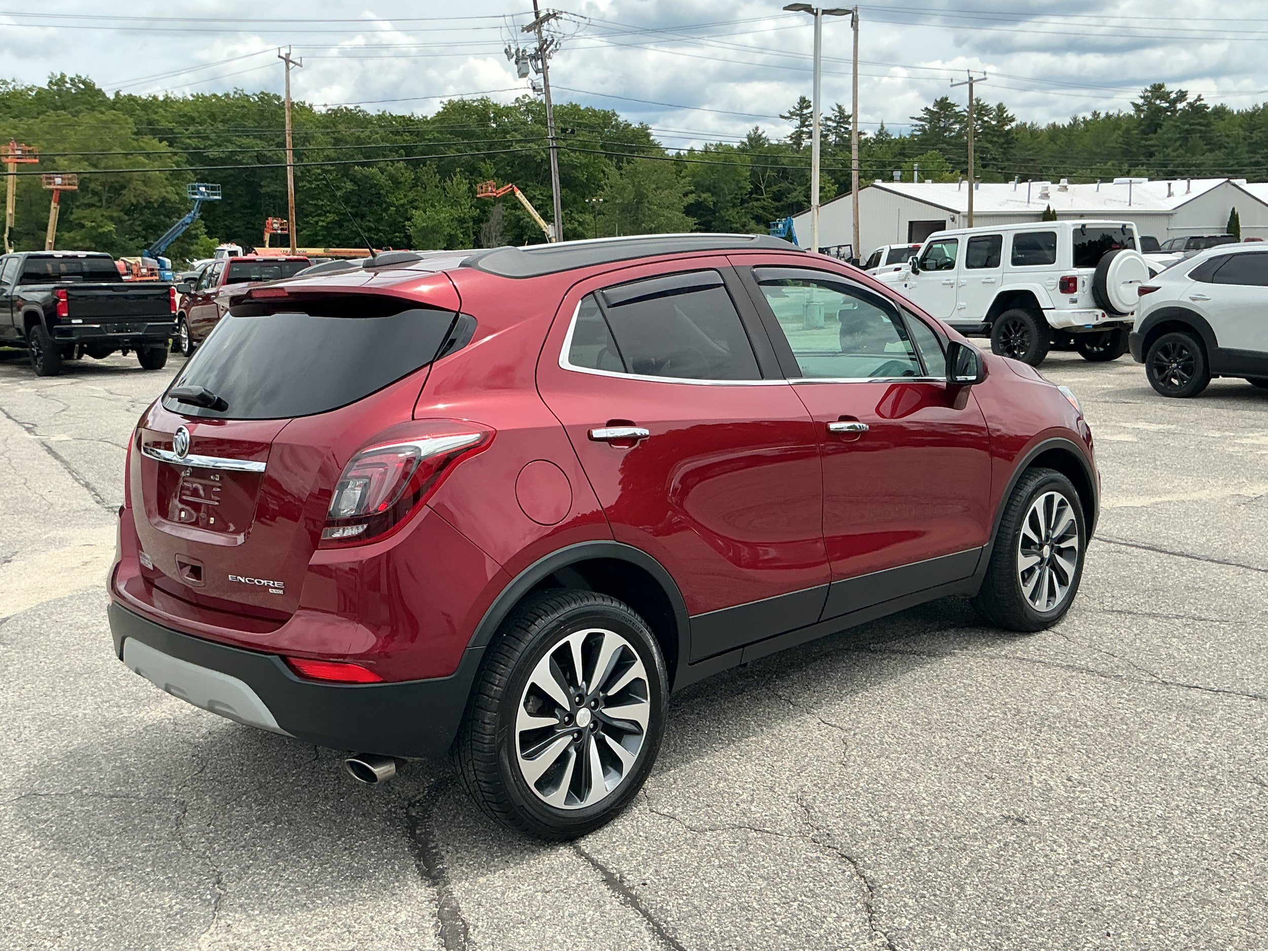 Used 2021 Buick Encore Preferred w/ Safety Package AWD/4WD image 4