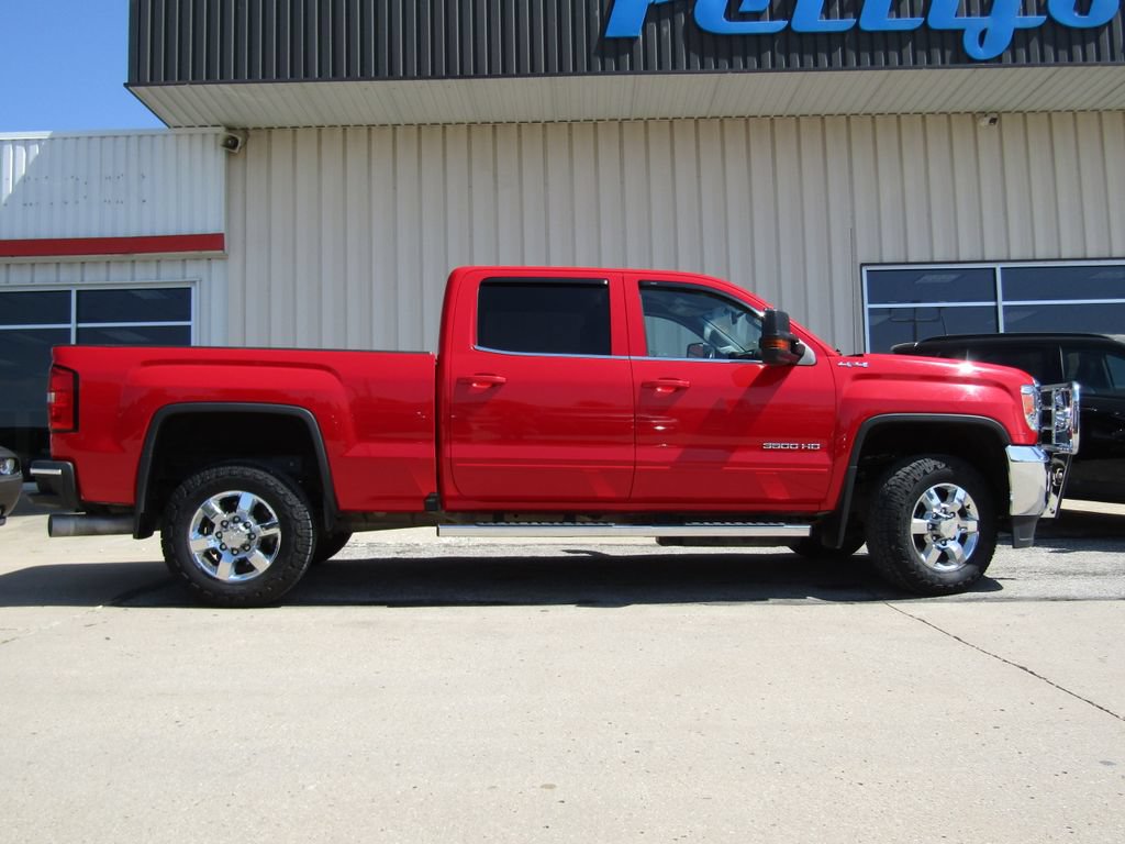 Used 2016 GMC Sierra 3500 SLE w/ SLE Preferred Package AWD/4WD image 2